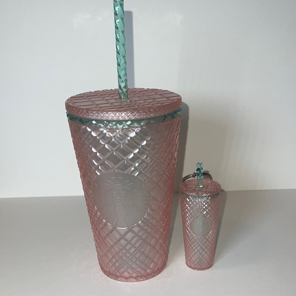 Starbucks 2023 Grande 16 Oz Pearl Pink Diamond Jeweled Cold Cup Keychain Set